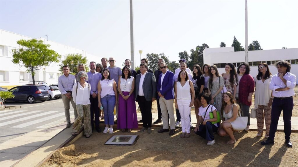 La UHU pone la primera piedra de su futura residencia de estudiantes