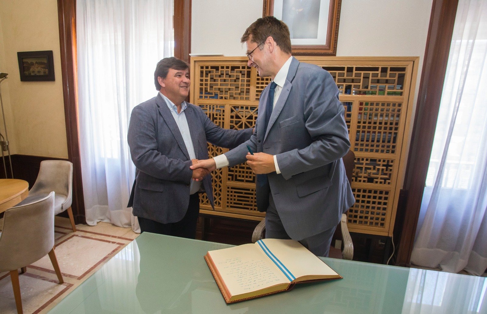 El embajador británico ensalza la herencia inglesa de Huelva y su puesta en valor