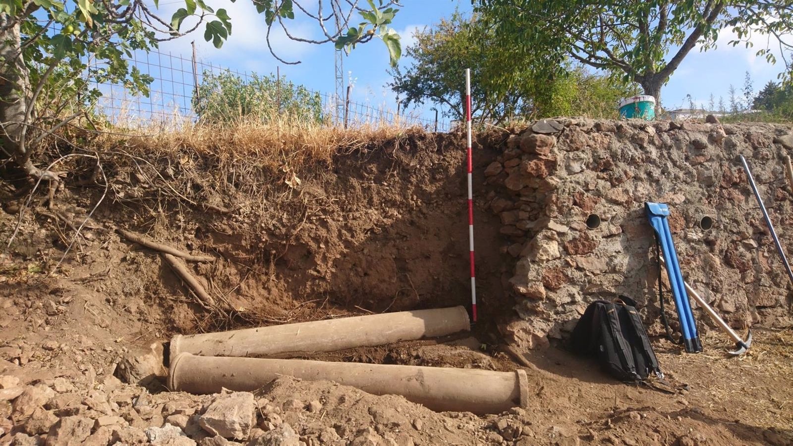 Encuentran dos columnas de época romana en Cañaveral de León