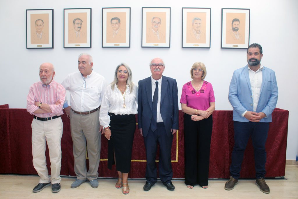 Una galería de retratos rinde homenaje a los alcaldes democráticos de Cartaya