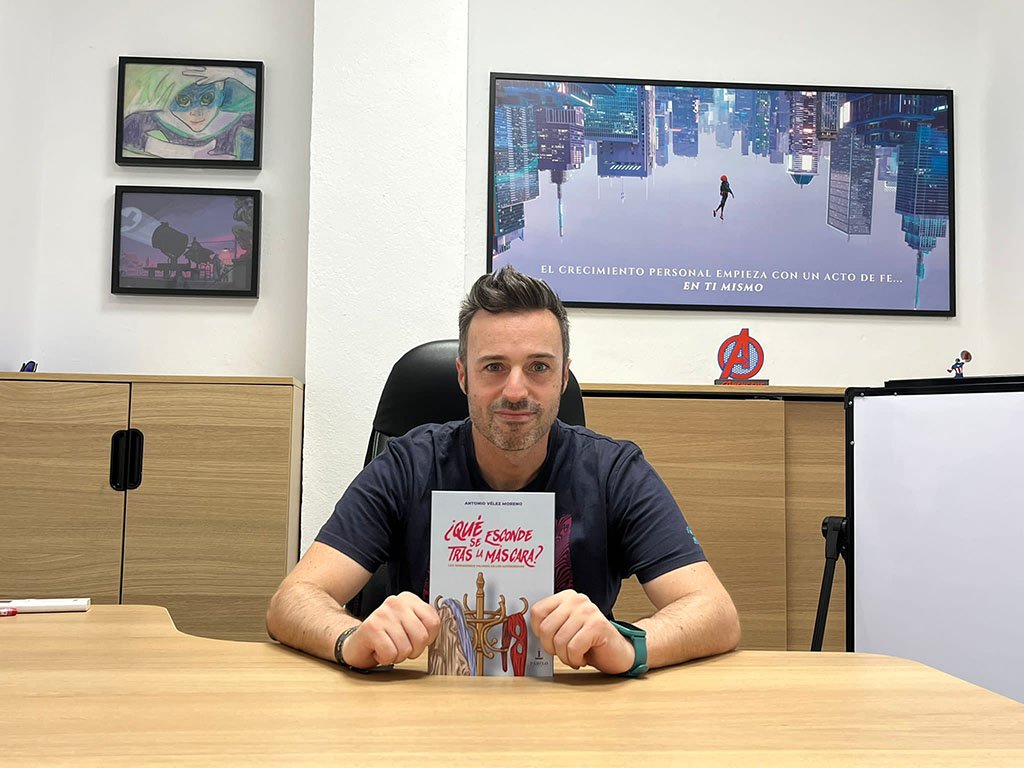 El psicólogo onubense Antonio Vélez aporta claves para el desarrollo personal y social de los niños
