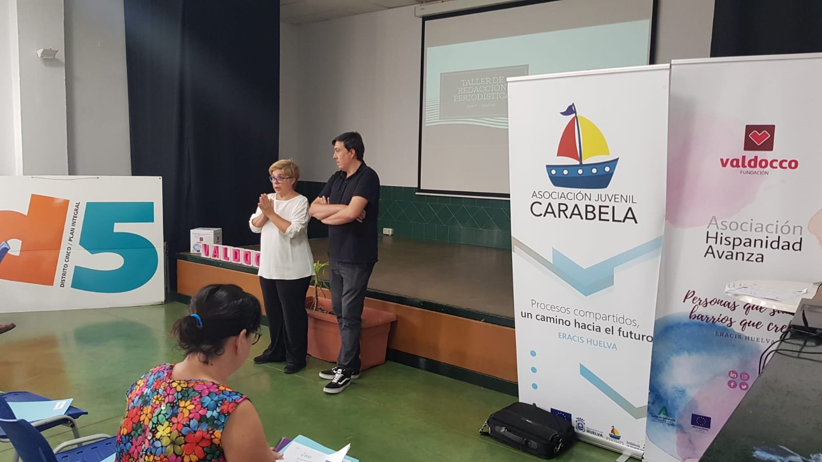 Vecinos y asociaciones del Distrito V aprenden a relacionarse con los medios de comunicación