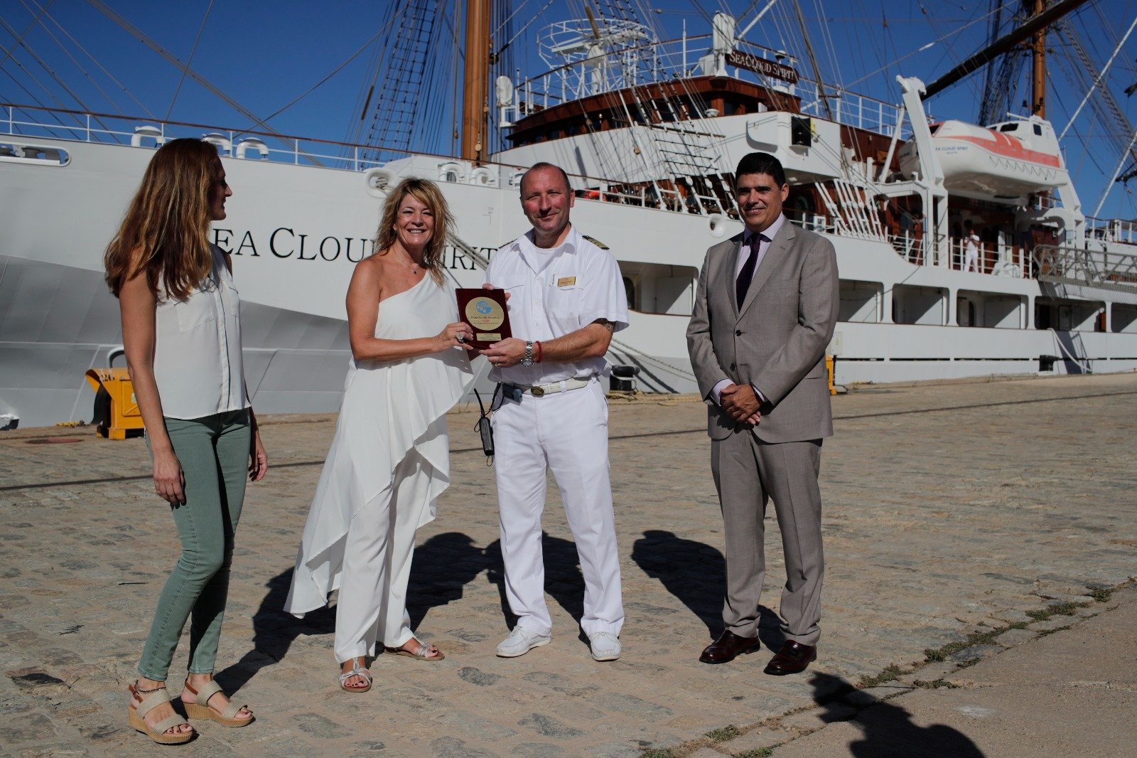 El velero de lujo Sea Cloud llega a Huelva