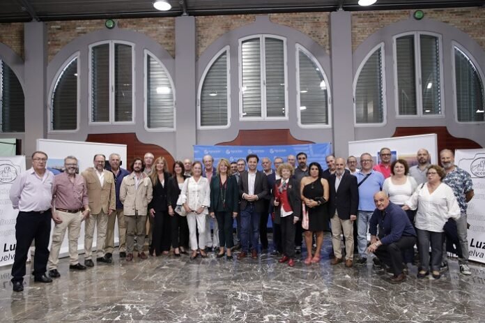 La exposición fotográfica ‘La vida en el Puerto’ recoge 58 instantáneas sobre la entidad