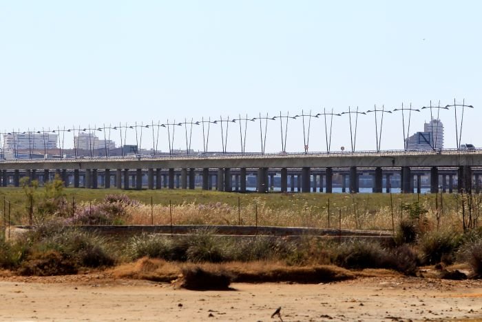Seis empresas pujan por el nuevo sistema de iluminación del Puente del Odiel