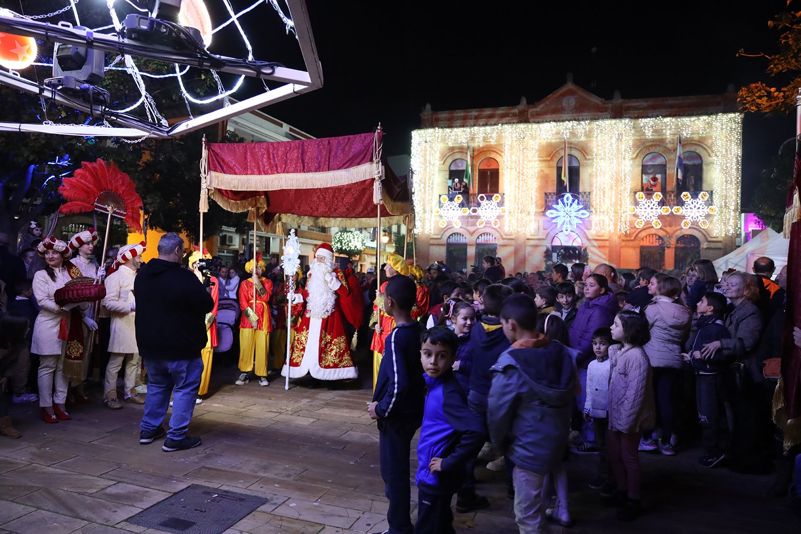 San Juan prende la luz de la Navidad