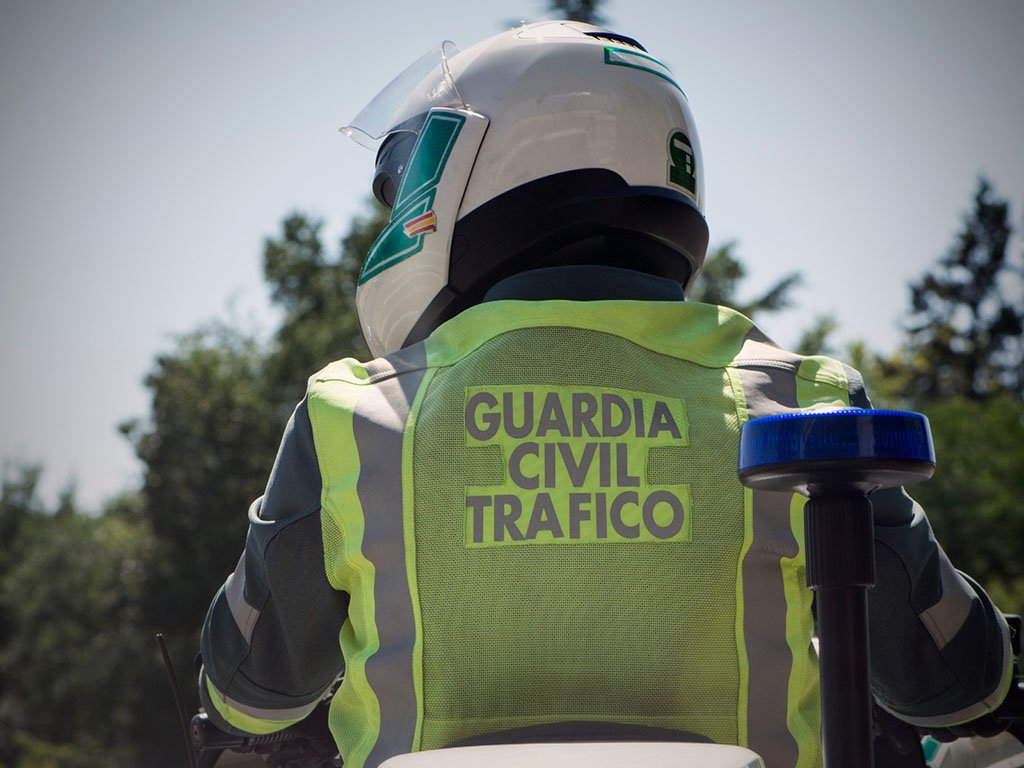 Investigan a un conductor que circulaba a 198 km/h por la A-49