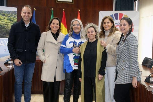 La farmacia de Orta gana el certamen de escaparates navideños de Cartaya
