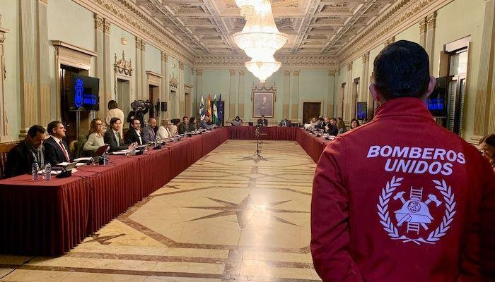 El pleno reconoce la labor de los bomberos onubenses en el terremoto de Turquía