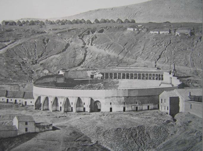 La antigua Plaza de Toros de Riotinto de 1882, la más grande de la provincia de Huelva