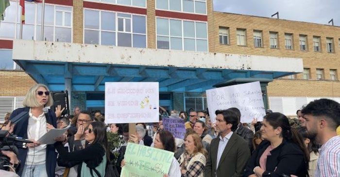 El PSOE defiende el Hospital de Riotinto de «Juanma Moreno, la segunda pandemia»