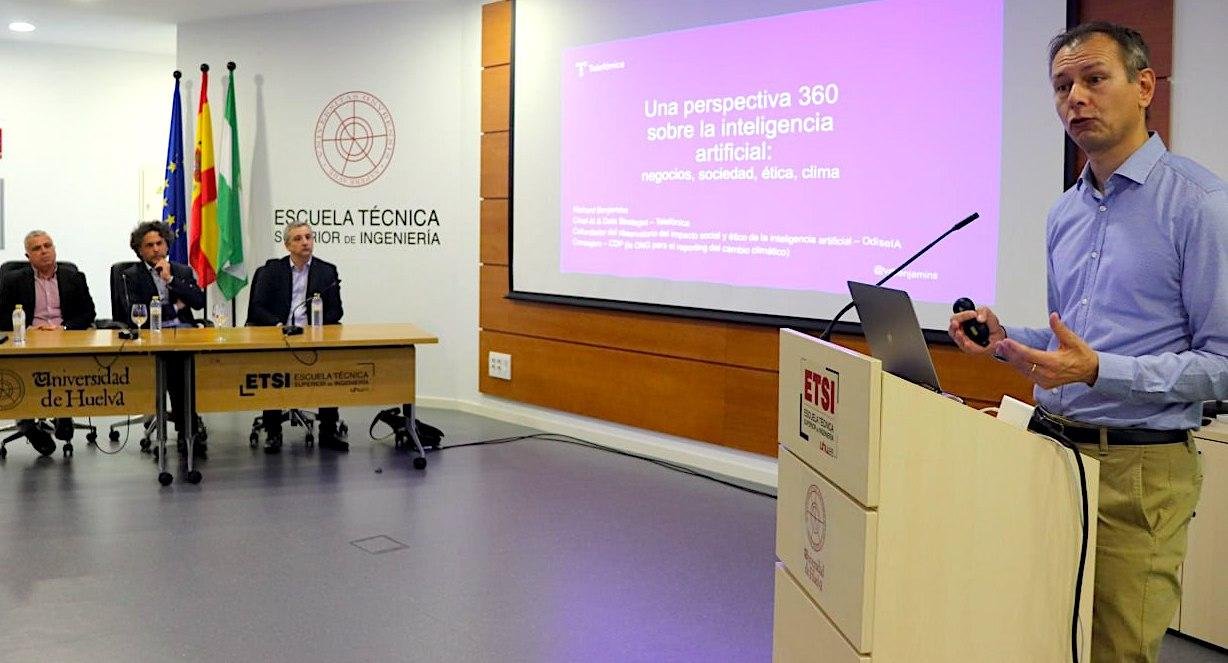 Richard Benjamins asegura que la IA puede ayudar en las pandemias o desastres naturales