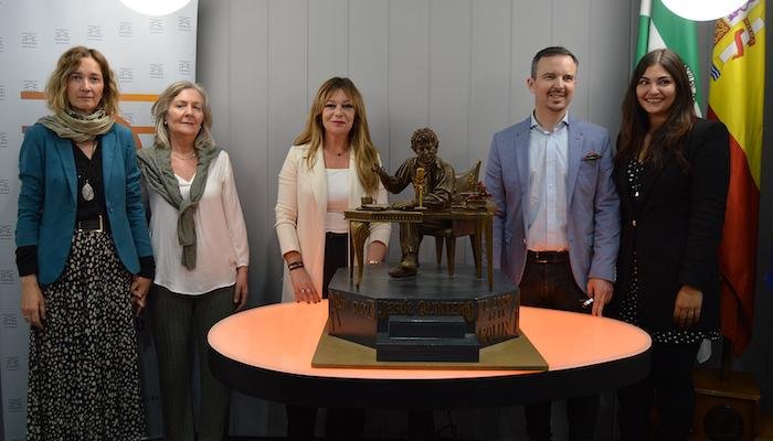 escultura Jesús Quintero