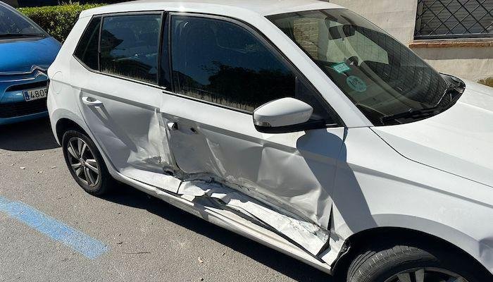 Coche embestido
