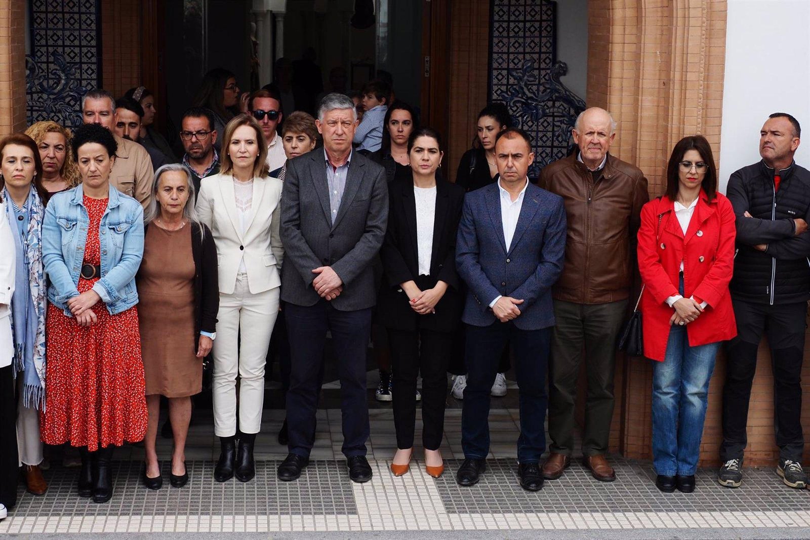 Palos decreta un día de luto oficial por el asesinato de la temporera a manos de su expareja