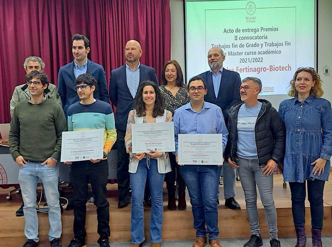 Estudios sobre nanotecnología alimentaria ganan los premios final de grado y máster en la Onubense