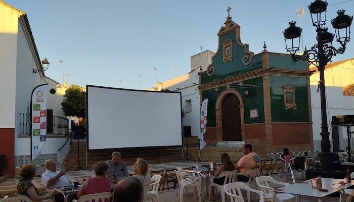 Cine en el pueblo Berrocal