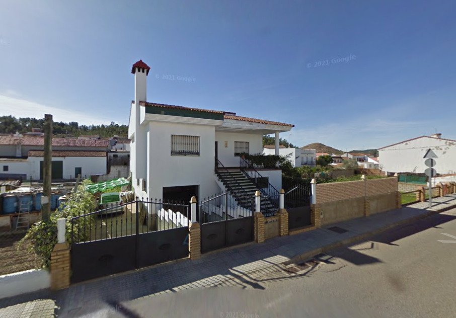 Exigen el pago de los atrasos a los empleados de una residencia de Nerva