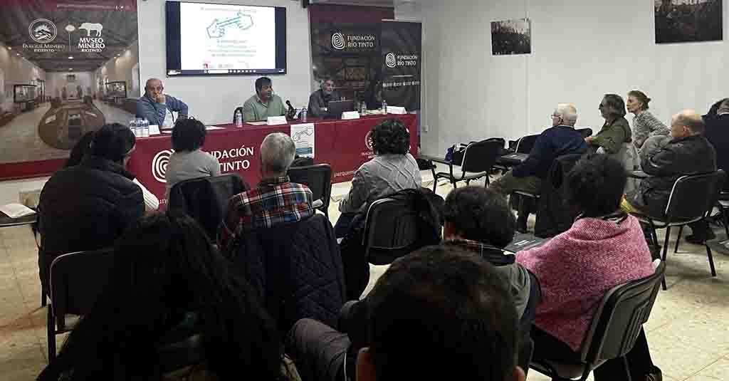 Los archiveros andaluces debaten en Riotinto sobre la investigación de la Memoria Histórica