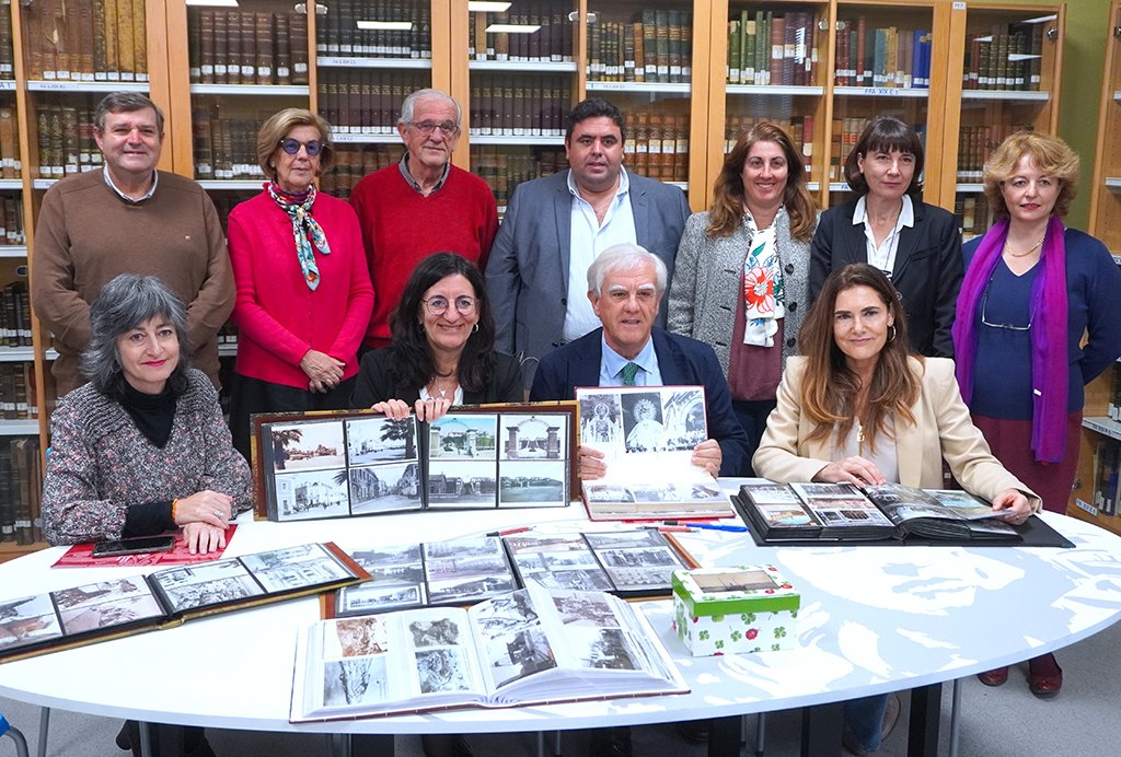 Javier Pérez Blanco dona a la Universidad casi 6.000 fotografías antiguas de Huelva