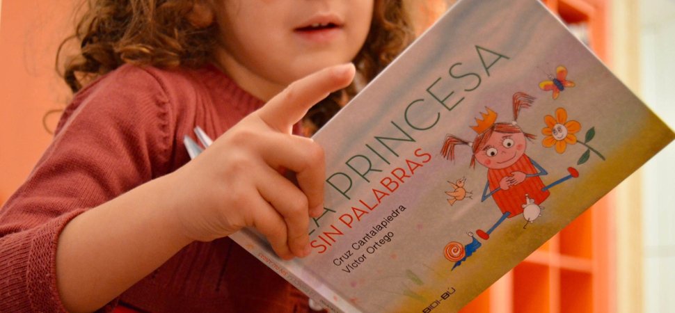 La exposición ‘ArtistasxPrincesas’, desde este martes en Caja Rural