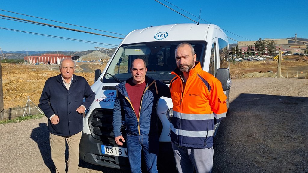 AFA El Campillo estrena su nuevo vehículo adaptado