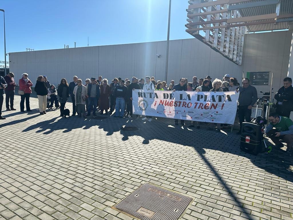 Reivindican un tren digno y «social» para Huelva