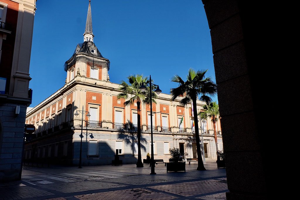 El Ayuntamiento creará bolsas de trabajo para arquitectos, informáticos, inspectores de obras y conductores