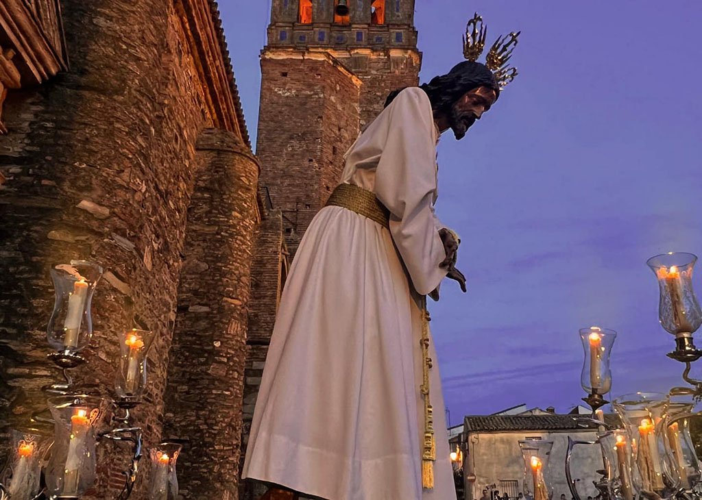 Zalamea vive su tradicional pórtico de la Semana Santa
