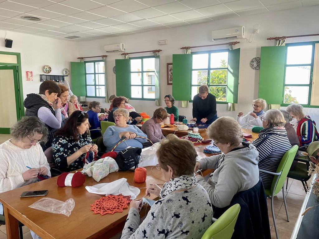 Mujeres de Nerva darán vida a su pueblo con toldos de ganchillo y patchwork