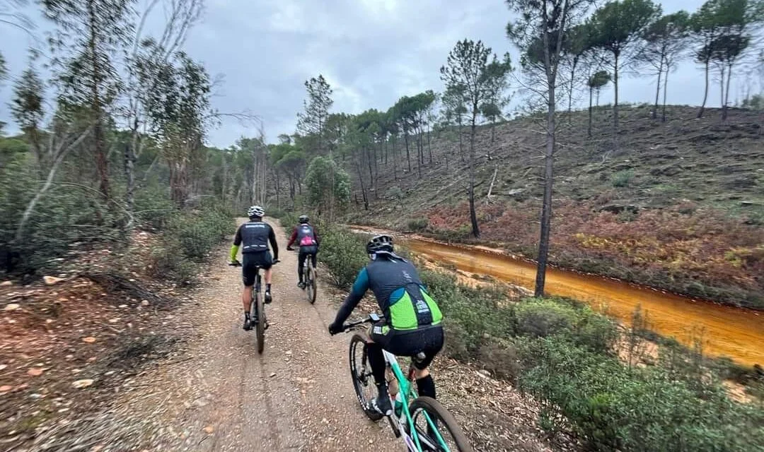 Cerca de 400 ciclistas participan este sábado en la I Mina Bike Marathon