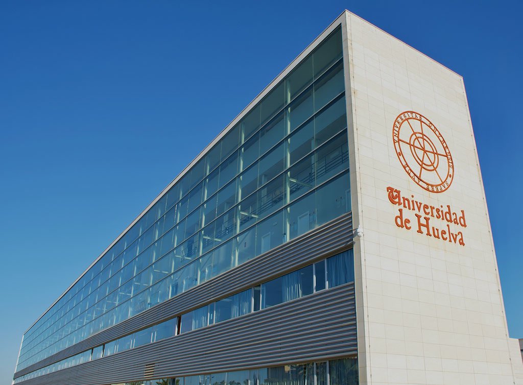 Los sindicatos defienden la vía pública para la implantación de Fisioterapia en Huelva