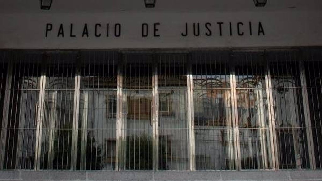 Detienen a un menor tras apalizar al hombre condenado por asesinar a su padre