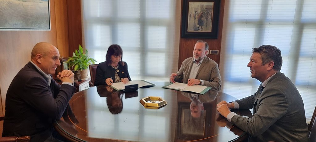 La Fundación Caja Rural apoya los premios científicos ‘Maese Alonso’ del Colegio de Médicos de Huelva