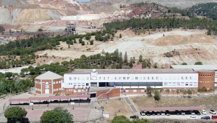 El IES Vázquez Díaz de Nerva ofertará un ciclo de FP de Química industrial el próximo curso