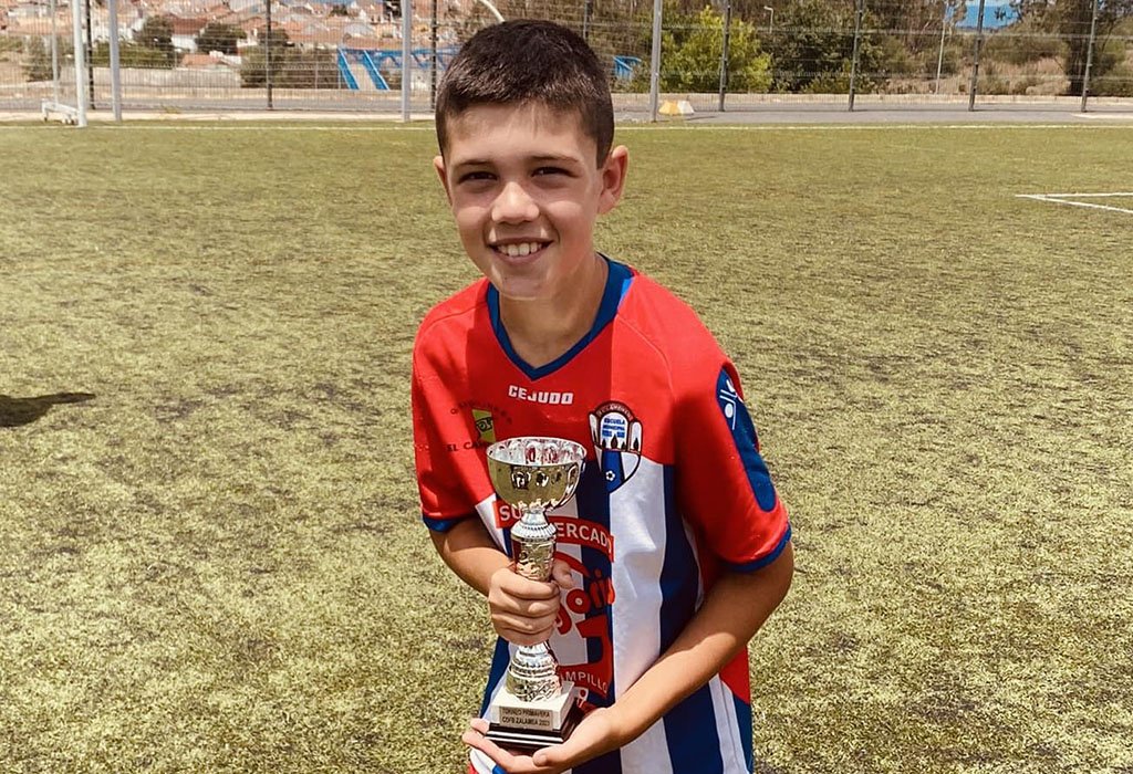 El alevín Juan Rodríguez renueva con el Recre