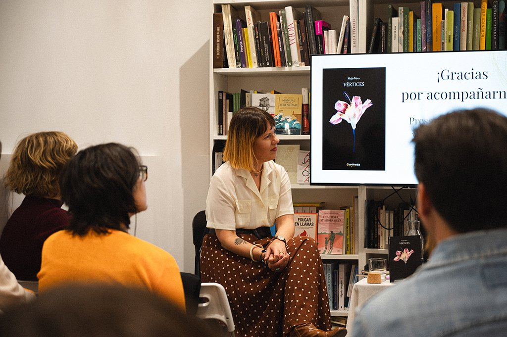 La poeta y periodista Maijo Mora presenta ‘Vértices’ en el 1900