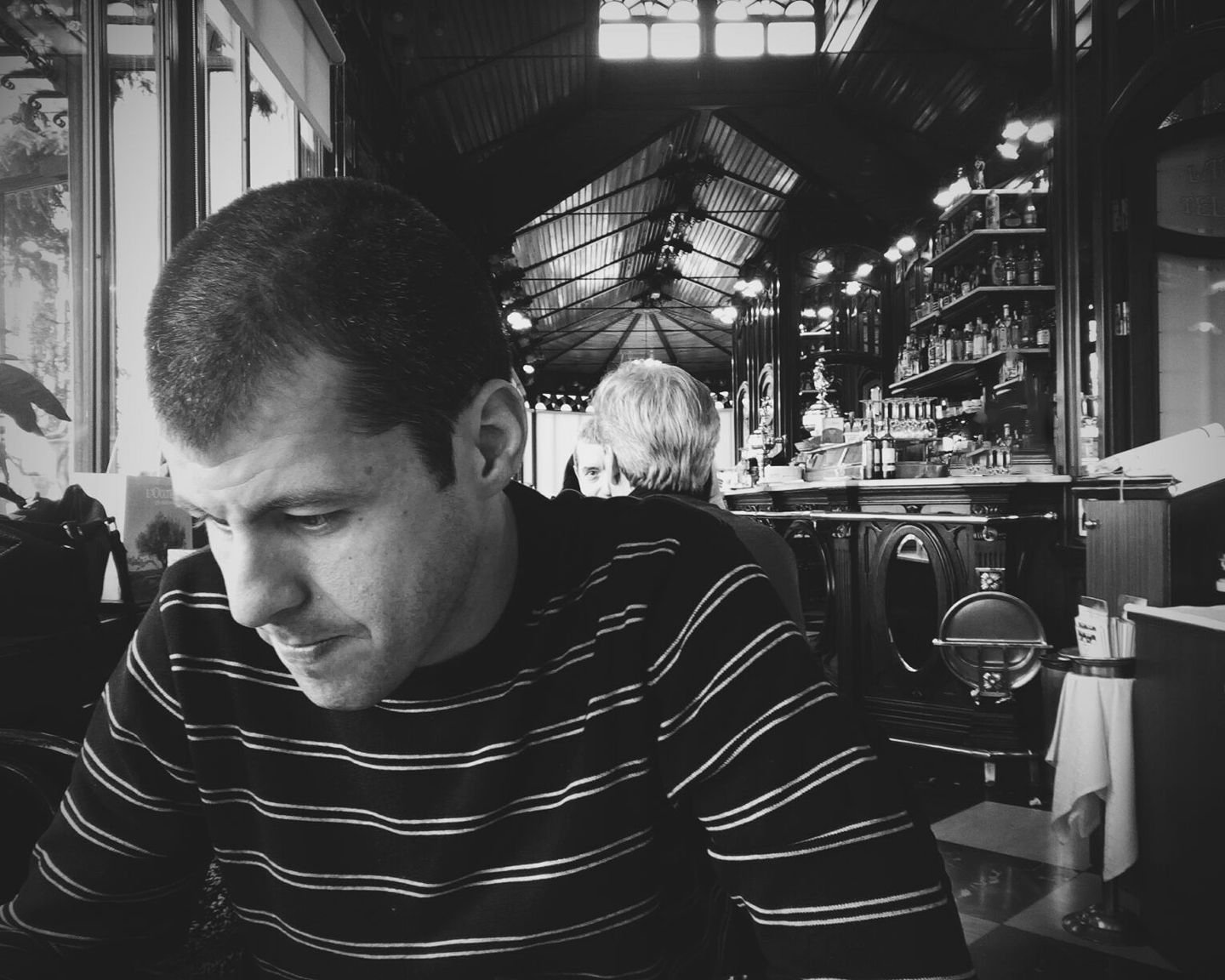 Manu Gálvez y su nuevo puñetazo literario al sistema