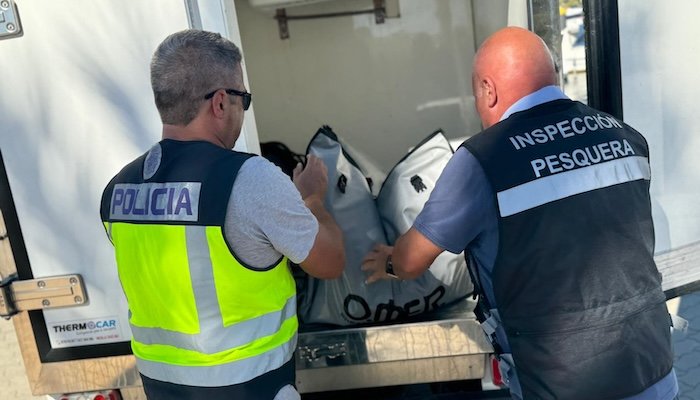 Denuncian a dos personas por capturar atún rojo de forma ilegal