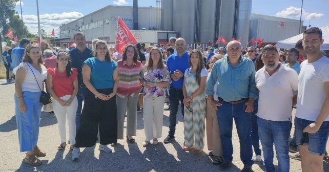 El PSOE emplaza a Río Tinto Plásticos a reconsiderar su decisión de abandonar El Campillo