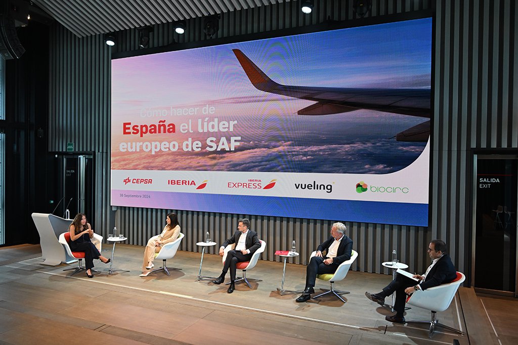 Cepsa promueve el SAF como proyecto de país para liderar el transporte aéreo sostenible
