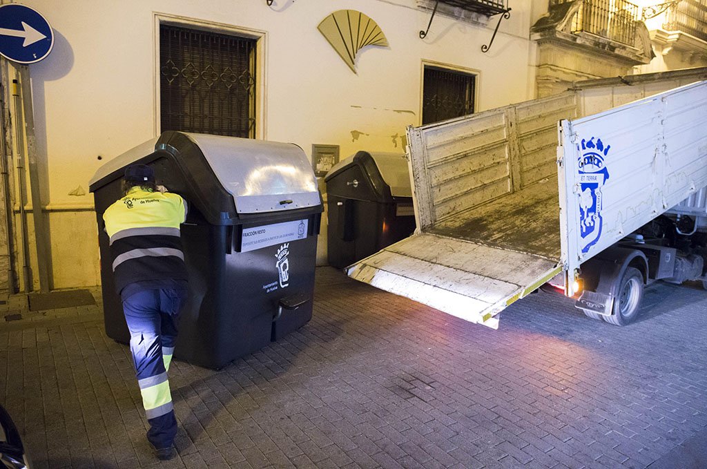 El Ayuntamiento retira 367 kilos de basura por onubense al año