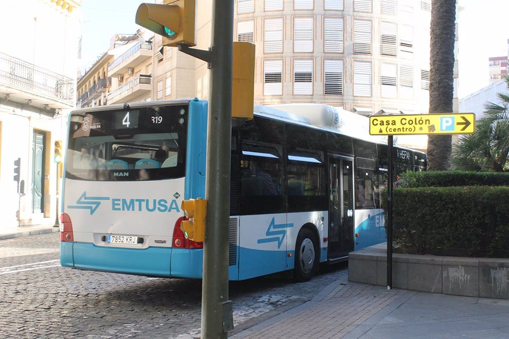El comité de Emtusa condena una agresión a un conductor de autobús