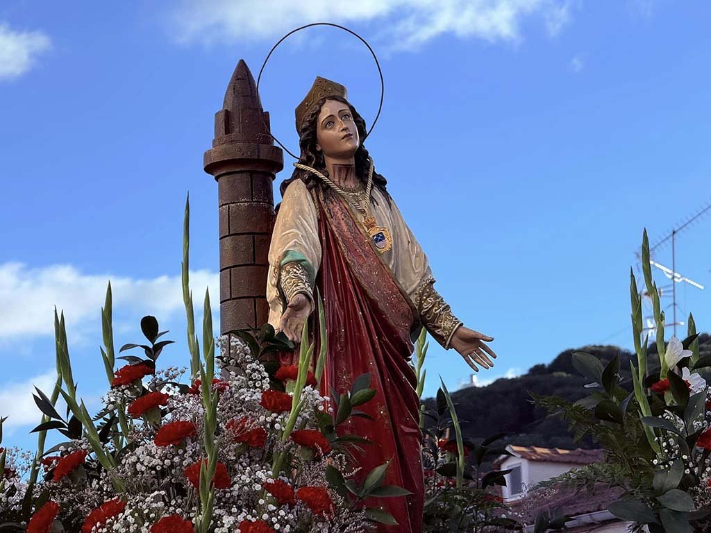 Santa Bárbara toma las calles de Riotinto