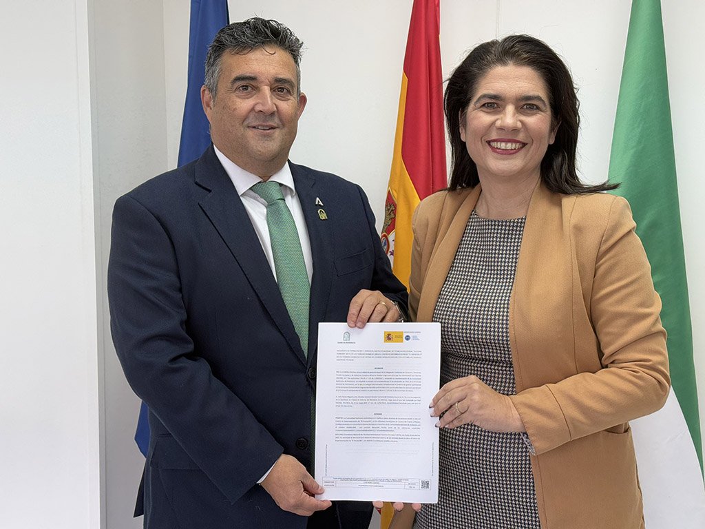 La Junta formaliza la cesión de los terrenos del CEUS