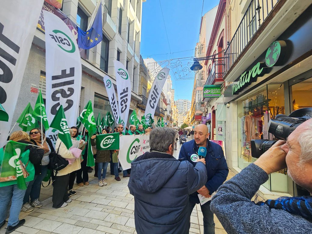 CSIF sale a la calle para exigir una subida salarial y la oferta de empleo público