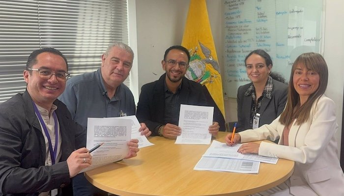 UPA selecciona a 150 personas de Ecuador para trabajar en la campaña de frutos rojos