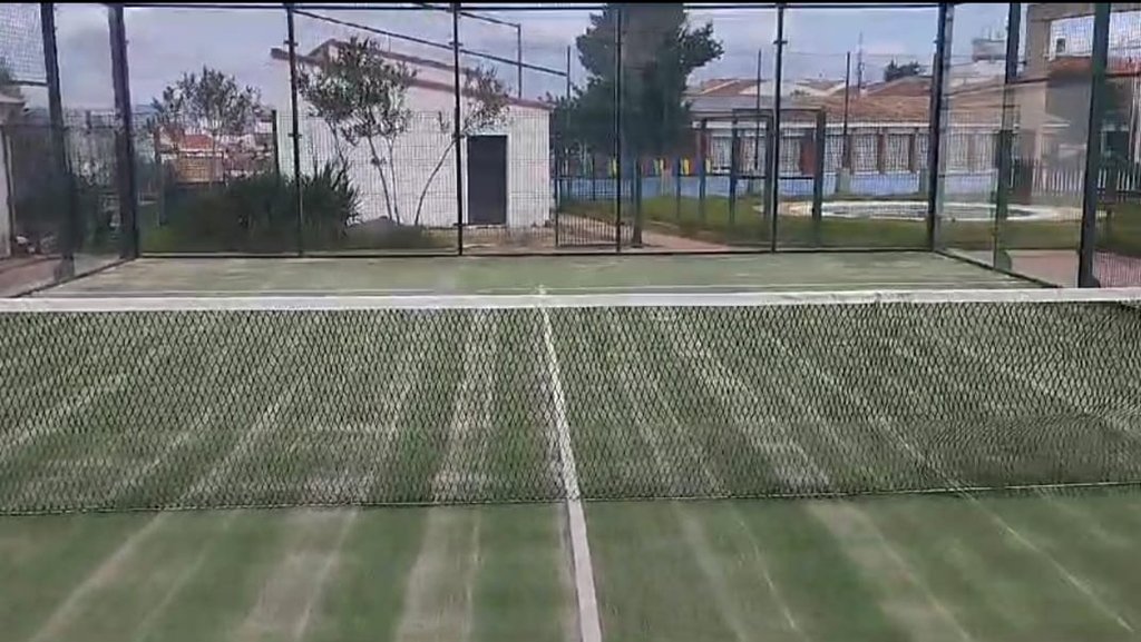 Berrocal mejora su pista de pádel