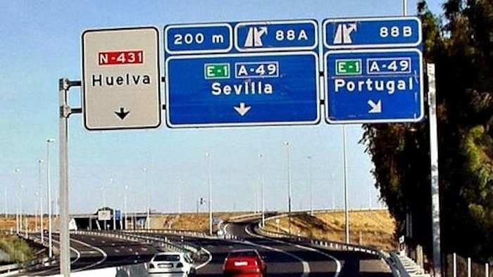 Una menor y cuatro adultos heridos en una salida de vía a la altura de Gibraleón