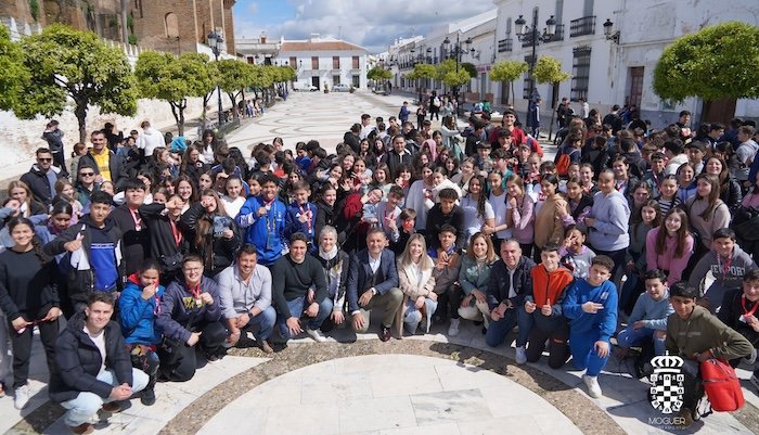 Unos 250 jóvenes descubren la estrecha relación entre Moguer y América